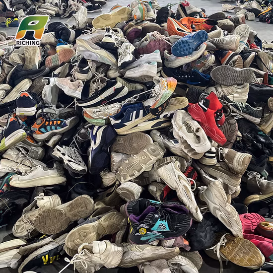 소녀/소년을 위한 도매 어린이 겨울 중고 재고 중고 신발